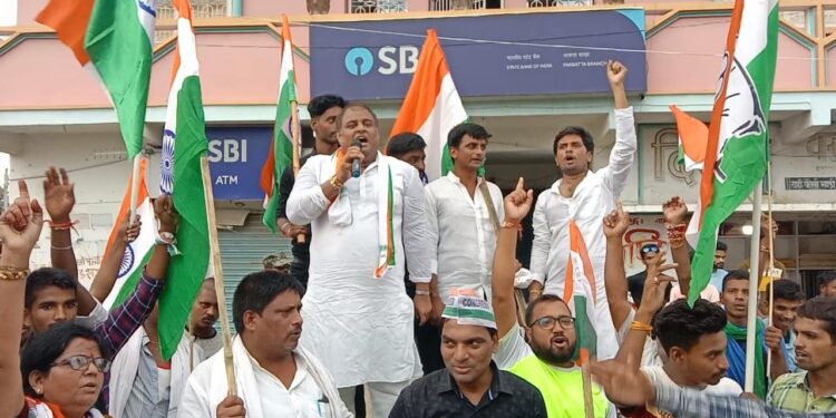 पदयात्रा के दौरान दो अलग- अलग गुटों में नजर आए काग्रेंसजन,गौरव यात्रा के दौरान दिखा नजारा, चर्चाओं का बाजार गर्म