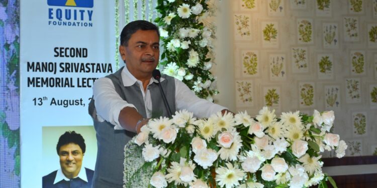 मनोज श्रीवास्तव का आईडीयलिजम अतुलनीय: आर के सिंह,कैबिनेट मंत्री,पॉवर और न्यू रिन्यूएबल एनर्जी, भारत सरकार ने अपनी भावना की व्यक्त