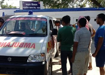 उत्पात मचा रहा नशेड़ी धराया,छत से गिरकर वृद्ध हुए जख्मी,मामला परबत्ता का