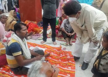 विधायक छत्रपति यादव ने महावीर हॉस्पिटल जाकर गंभीर रुप से बीमार पत्रकार सुमलेश कुमार यादव से मिलकर पूछा कुशल क्षेम, चिकित्सकों को दिया बेहतर इलाज करने का निर्देश, पत्रकारों ने विधायक को दिया साधुवाद