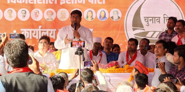 खगड़िया पहुंचे वीआइपी सुप्रीमो सह पूर्व मत्स्य एवं पशुपालन मंत्री मुकेश सहनी ने कहा-अगर समर्थन नहीं देते,तो सीएम नहीं बनते नीतीश कुमार