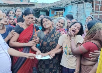 कलश स्थापना के लिए गंगा में जल भरने गई माँ बच्चों को गंगा में गंवाकर लौटी,तो घास लेने बहियार गया दो सगा भाई सो गया मौत की नींद,सोमवार को लगातार होती रही घटनाओं ने खुशियों को मातम में बदला