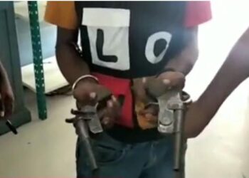 दो देसी कट्टा और लूट के माल सहित कुख्यात गुलशन चढ़ा पुलिस के हत्थे