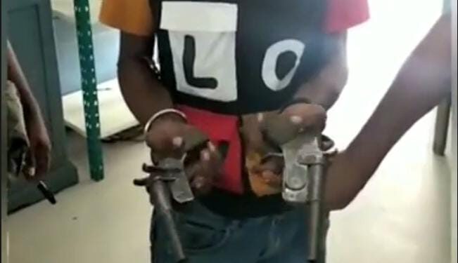 दो देसी कट्टा और लूट के माल सहित कुख्यात गुलशन चढ़ा पुलिस के हत्थे