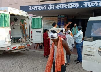 ट्रैक्टर और ऑटो के बीच हुई भीषण टक्कर में दस लोग बुरी तरह जख्मी,बच्चे का मुंडन कराकर ऑटो पर सवार हो इटहरी लौट रहे थे एक ही परिवार के लोग