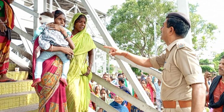 छट्ठी का भोज खाकर मायके से ससुराल लौट रही माँ-बेटी आयी मालगाड़ी के चपेट में,महिला की दर्दनाक मौत, बच्ची जख्मी