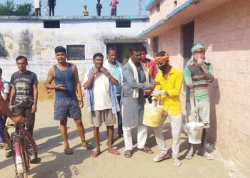 पूर्व नगर उप सभापति राजकुमार फोगला ने आखिर क्यों कहा कि, साफ-सफाई के प्रति नप प्रशासन नहीं है गंभीर!डेंगू के बढ़ते प्रकोप के बीच बढ़ी पूर्व उप नगर सभापति और उनकी टीम की बढ़ी सक्रियता,जगह-जगह हो रहा चूना और ब्लीचिंग का छिड़काव