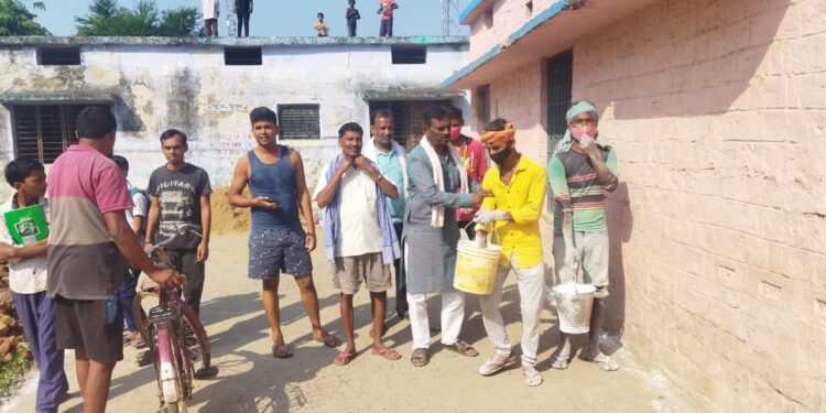 पूर्व नगर उप सभापति राजकुमार फोगला ने आखिर क्यों कहा कि, साफ-सफाई के प्रति नप प्रशासन नहीं है गंभीर!डेंगू के बढ़ते प्रकोप के बीच बढ़ी पूर्व उप नगर सभापति और उनकी टीम की बढ़ी सक्रियता,जगह-जगह हो रहा चूना और ब्लीचिंग का छिड़काव