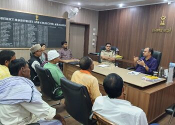 मंदिर परिसर में होगा प्रशासनिक भवन का निर्माण,त्रिनेत्र को दुरुस्त कराने सहित अन्य मसलों को ले निर्देश जारी,डीएम-एसपी की संयुक्त अध्यक्षता में हुई कात्यायनी देवी मंदिर प्रबंधन समिति की बैठक