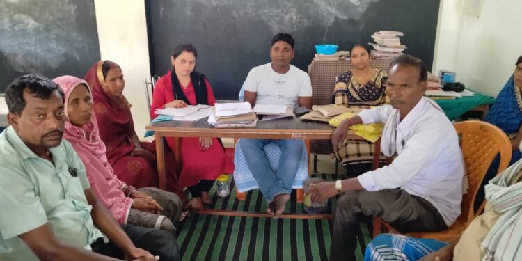 रविवार को आयोजित विशेष जनता दरबार में सरपंच नूर आलम द्वारा निष्पादित किए गए तीन मामले,बकाए रकम के तौर पर वादिनी को मिले 32 हजार रुपये