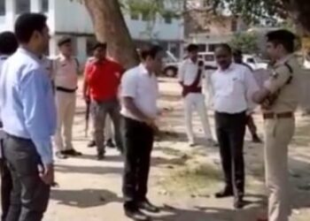 जिला पदाधिकारी डॉ नवल चौधरी ने मतदान केन्द्रों का किया औचक निरीक्षण,कहा शांति पूर्ण और निष्पक्ष तरीके से होगा उपचुनाव