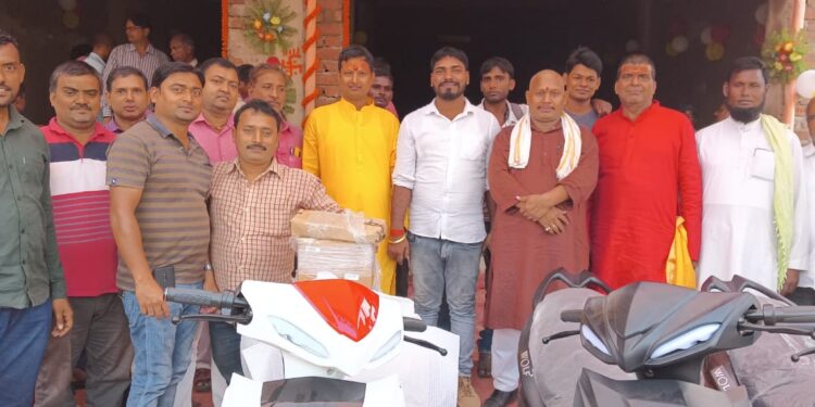 शहर में अंशु प्रिय इलेक्ट्रिक ऑटो सर्विस का हुआ शुभारंभ,इलेक्ट्रिक ऑटो एवं स्कूटी के प्रदूषण मुक्त सर्विस से पर्यावरण रहेगा सुरक्षित:शास्त्री