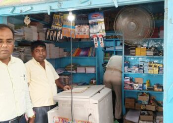 अगर आप अपने आपको बालिग से नाबालिग घोषित कराना चाहते हैं तो चले आइए गोगरी के रजिस्ट्री चौक, फर्जी जन्म पत्र बनाने का कारोबार चरम पर, रेफरल अस्पताल के डाटा ऑपरेटर सहित दो दुकानदारों की संलिप्तता आई सामने