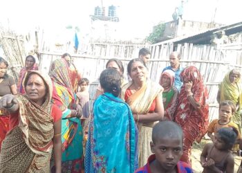 गैस ब्लास्ट में मौत का शिकार हुए श्रवण का शव पीरनगरा पहुंचते ही गांव में पसरा मातम,रोते बिलखते रहे परिजन