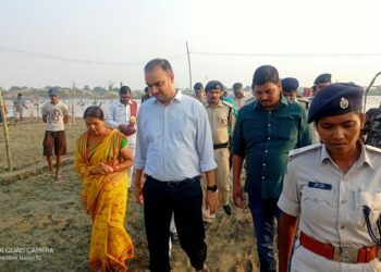 सीढ़ी घाट प्रतिबंधित घाट घोषित,डीएम सहित अन्य पदाधिकारियों ने लिया जायजा,निर्वतमान वार्ड पार्षद हेमा भारती ने कहा- अन्य घाटों की व्यवस्था देख लोगों ने की संतुष्टि जाहिर