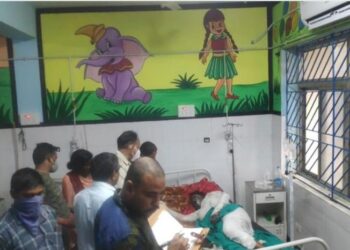 एक तरफा प्यार में पागल सनकी युवक ने पेट्रोल छिड़ककर युवती को किया आग के हवाले,जिंदगी की जंग लड़ रही है मारुति