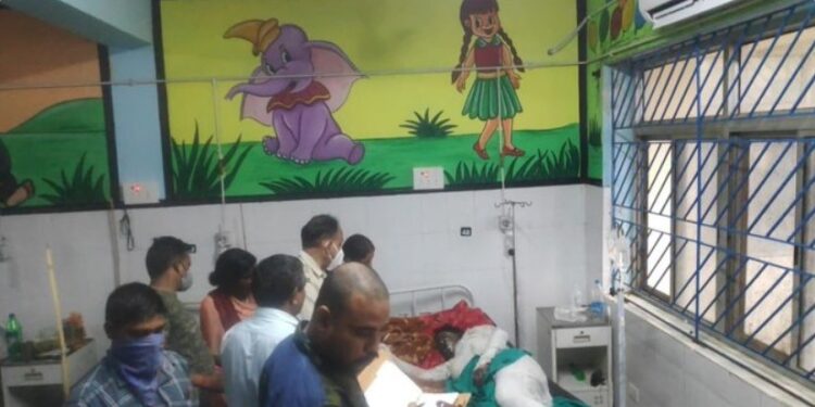 एक तरफा प्यार में पागल सनकी युवक ने पेट्रोल छिड़ककर युवती को किया आग के हवाले,जिंदगी की जंग लड़ रही है मारुति