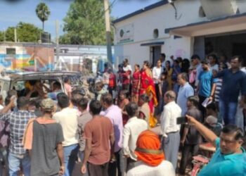 घर से बुलाकर चार युवकों ने एक लड़के को पेट्रोल छिड़ककर किया आग के हवाले,हालत नाजुक