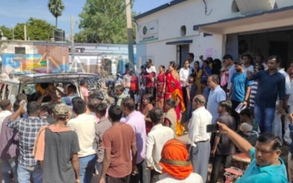 घर से बुलाकर चार युवकों ने एक लड़के को पेट्रोल छिड़ककर किया आग के हवाले,हालत नाजुक