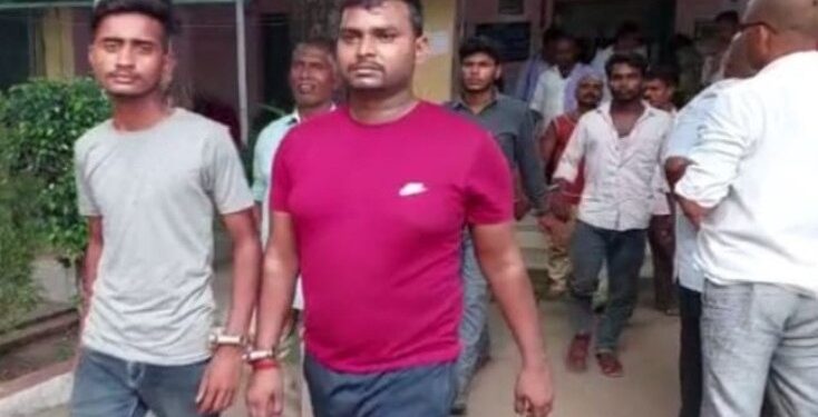 महिला को सामूहिक रुप से हवश का शिकार बनाने वाला पांच दरिंदा धराया, घसीटते हुए खेत में ले जाकर नौ युवकों ने किया था सामूहिक रुप से बलात्कार