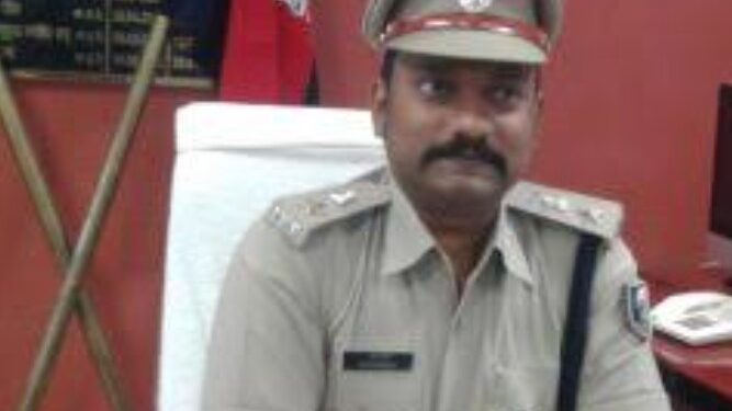 पूर्णिया SP दयाशंकर के कई ठिकानों पर एसवीयू की टीम कर रही रेड,मामला आय से अधिक सम्पत्ति अर्जित करने का,भ्रष्ट पुलिस पदाधिकारियों में हड़कंप