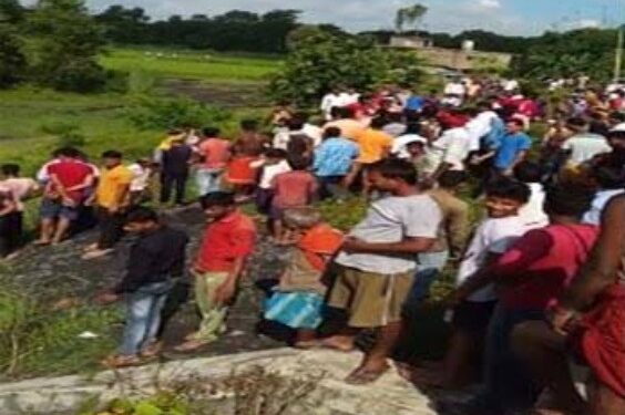 बेतिया में आधा दर्जन से अधिक लोगों पर बेखौफ अपराधियों ने बरसायी गोलियां,पुलिस ने वीडियो बनाने पर लगाई रोक