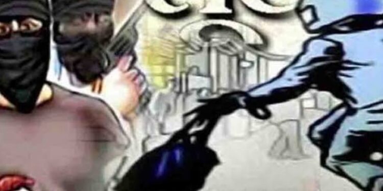 खगड़िया में महज बीस मिनट के अंदर दो-दो लूट की घटना को अंजाम देकर अपराधियों ने पुलिस के समक्ष की चुनौती पेश,बढ़ी पुलिस की सक्रियता