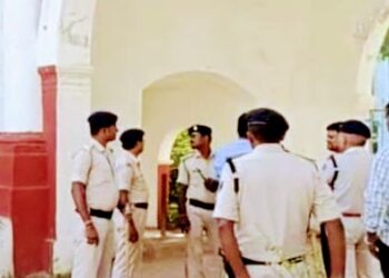 छात्रों के बीच हुई पत्थरबाजी की घटना में तीन छात्र जख्मी,असमाजिक तत्वों ने की बमबाजी,पटना विश्वविद्यालय में चुनाव का ऐलान से होने से पहले घटित हुई घटना,पड़ताल में जुटी पुलिस