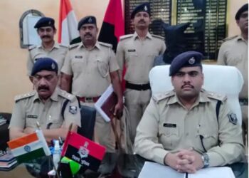 हथवन में ड्यूटी पर तैनात चौकीदार की हत्या के लिए राजा पासवान ने दी थी 42हजार की सुपारी, गौवाहटी के आलू मंडी में काम कर रहा मास्टर माइंड राजा धराया