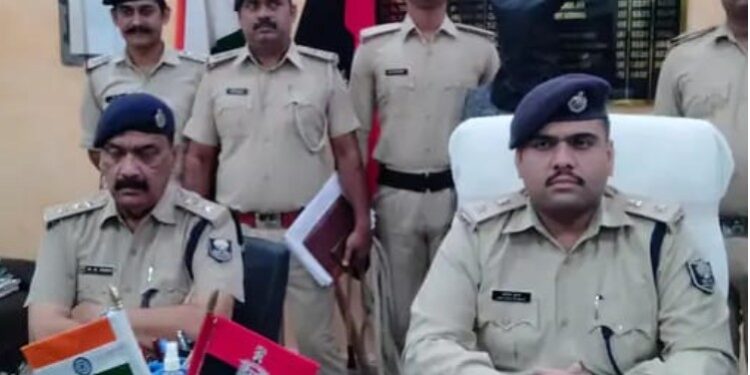 हथवन में ड्यूटी पर तैनात चौकीदार की हत्या के लिए राजा पासवान ने दी थी 42हजार की सुपारी, गौवाहटी के आलू मंडी में काम कर रहा मास्टर माइंड राजा धराया