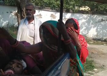 करंट लगने से युवक की दर्दनाक मौत,सड़क पर टहलने के क्रम में हुआ हादसा,पसरा मातम