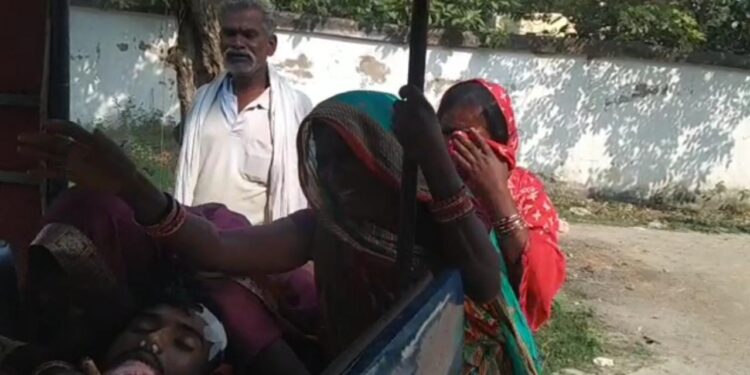 करंट लगने से युवक की दर्दनाक मौत,सड़क पर टहलने के क्रम में हुआ हादसा,पसरा मातम