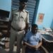 …और लाठीबाज बीडीओ के प्रखंड में चिकित्सा प्रभारी डॉक्टर राजीव रंजन निकले दारुबाज,पुलिस ने शराब के नशे में चूर डॉ को किया गिरफ्तार