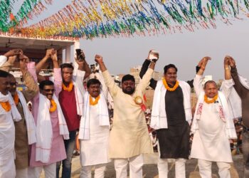 महिला एवं पुरुष पहलवानों का दंगल रहा काफी आकर्षक,जदयू जिलाध्यक्ष बबलू मंडल ने कहा-हमारी पौराणिक परंपरा और कला संस्कृति से जुड़ा खेल है दंगल