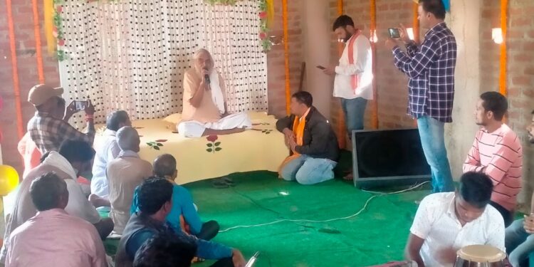 देवराहा शिवनाथ दासजी का हुआ भव्य स्वागत,कहा-हवन करने से वायुमंडल होता है शुद्ध,तो संकीर्तन से सम्पूर्ण वायुमंडल को मिलती है शुद्धि