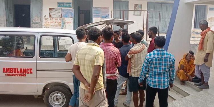 यात्री सेड निर्माण कार्य में लगे दो मजदूरों को लगा करंट, हालत गंभीर