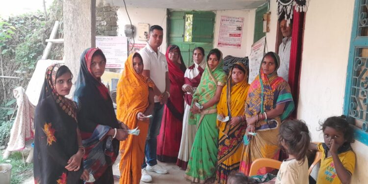 क्या पोशाक राशि वितरण के नाम पर हो रहा बंदरबांट!प्रखंड प्रमुख सहित अन्य जनप्रतिनिधियों ने जताया आक्रोश