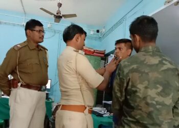 …और जब एक शराबी ने थाना पहुंचकर थानेदार से ही पूछा ‘ऐ साहब बताओ, यहां के बड़ा बाबू कै हैं और कहां हैं?