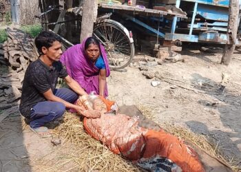 …और जब अनजान वृद्ध नेपाली महिला को वार्ड सदस्य ने दी मुखाग्नि,ठंढ़ और बीमारी से हो गई थी मौत