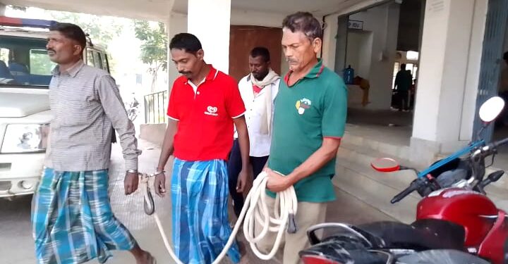 …और फिर चला प्रशासनिक डंडा,चलाए गए छापेमारी अभियान में आठ शराबी और दो शराब कारोबारी सहित 11धराए, मची खलबली