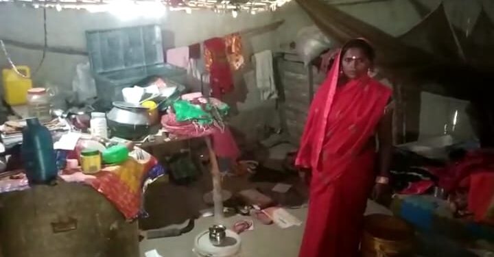 सुनसान देख चोरों ने दो घरों से नकदी सहित लाखों का जेवरात उड़ाया,पड़ताल में जुटी पुलिस