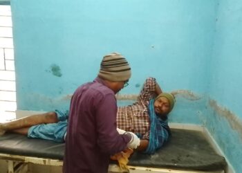 जमीनी विवाद को ले मारपीट और गोलीबारी, गोली लगने से एक गंभीर रुप से जख्मी,पिटाई का शिकार हुई महिला भी जख्मी,रेफर