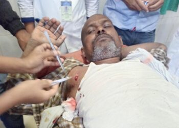 खेत में पानी पटवन कर रहे किसान पर चाकू से जानलेवा हमला,जख्मी किसान हैं अभाविप कोषाध्यक्ष के पिता