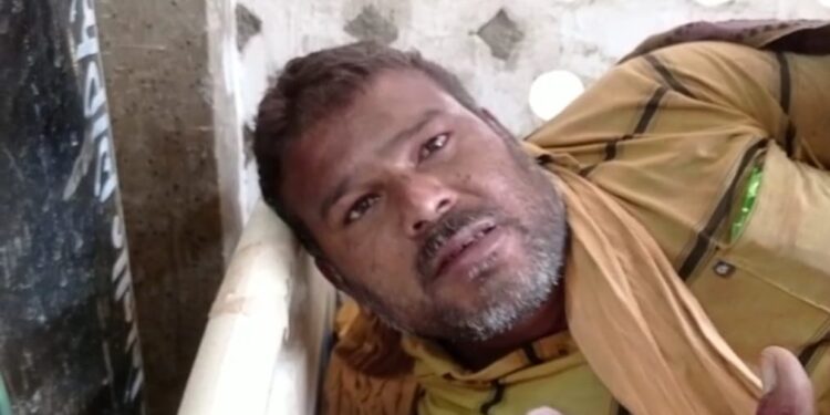 जमीनी विवाद को ले दो भाईयों के बीच हुई मारपीट और गोलीबारी,गोली लगने से जख्मी को किया गया रेफर,दोनों पक्षों की ओर से प्राथमिकी दर्ज,दो हिरासत में