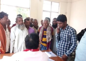 सीओ के जनता दरबार में आखिर क्यों नहीं निष्पादित हो पाता है जमीनी विवाद का मामला!जनता दरबार में आए नौ मामले,निष्पादित हुए महज तीन