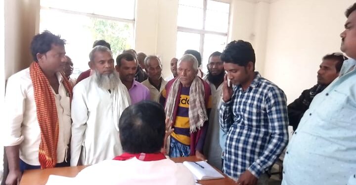 सीओ के जनता दरबार में आखिर क्यों नहीं निष्पादित हो पाता है जमीनी विवाद का मामला!जनता दरबार में आए नौ मामले,निष्पादित हुए महज तीन