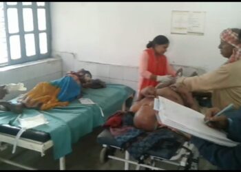 खाना बनाने के दौरान आग की चपेट में आए पति-पत्नी,गंभीर रुप से झुलसे पति-पत्नी को डॉक्टर ने किया रेफर