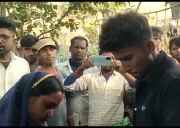 पति ने देर रात अपनी पत्नी की प्रेमी संग करा दी शादी,महज 48घंटे बाद ही प्रेमी हो गया फरार,पति ने फिर दिखाई दरियादिली और अनिता को कर लिया कबूल