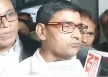 कोर्ट में जज पर अधिवक्ता ने तान दिया पिस्टल,पहुंची पुलिस ने आरोपी अधिवक्ता को किया गिरफ्तार,बचाव में उतरा बार एसोसिएशन,कहा- बैठक के बाद तय होगी आगे की रणनीति, अधिवक्ता का आरोप:जज साहब के विरुद्ध की गई शिकायत का भुगतना पड़ रहा खामियाजा