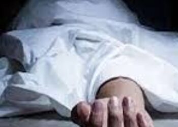 डैनी मोइन नदी के किनारे एक झोपड़ी में युवती की फंदे से लटकी मिली लाश देख मची सनसनी,सवाल बरकरार:युवती ने की आत्महत्या या उसकी हुई हत्या!